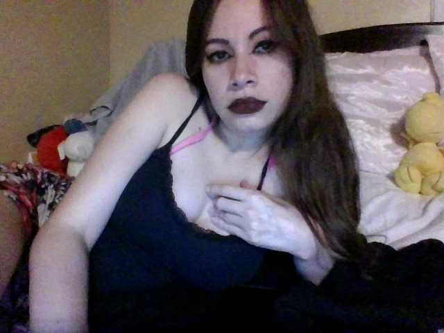 Snímky obrazovky vysielania Petitedoll89