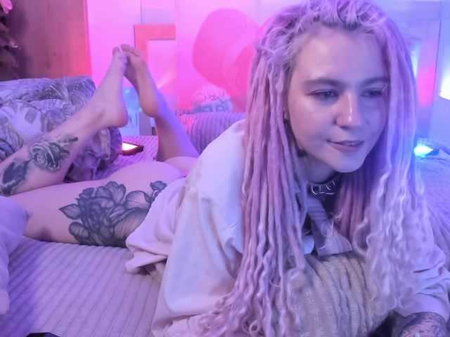 Snímky obrazovky vysielania pink-cate