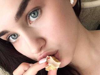 Erotický videohovor plushflametwinklemeow