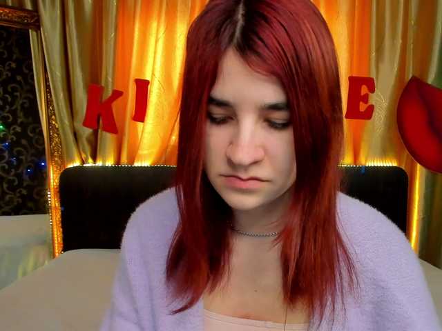 Snímky obrazovky vysielania Polly-Love