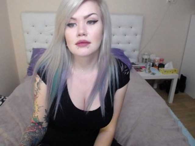 Snímky obrazovky vysielania PrettyandNaug