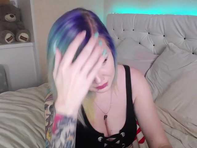 Snímky obrazovky vysielania PrettyandNaug