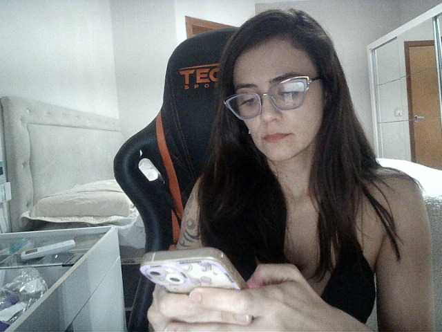 Snímky obrazovky vysielania prettywomanBR