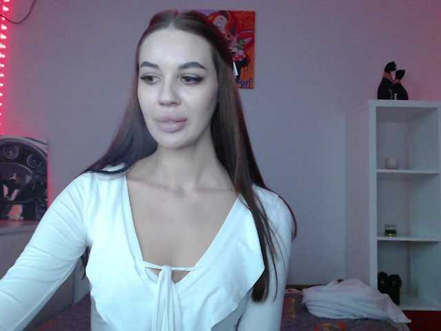 Snímky obrazovky vysielania PupsGirl