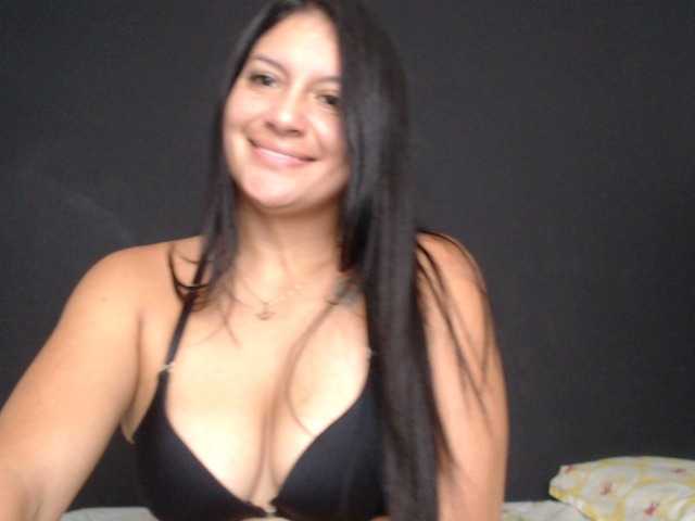 Snímky obrazovky vysielania Queen-karina
