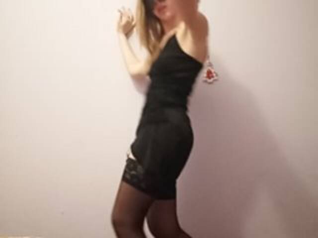 Snímky obrazovky vysielania Superhotgirl