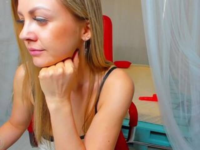 Snímky obrazovky vysielania _Qveen_S