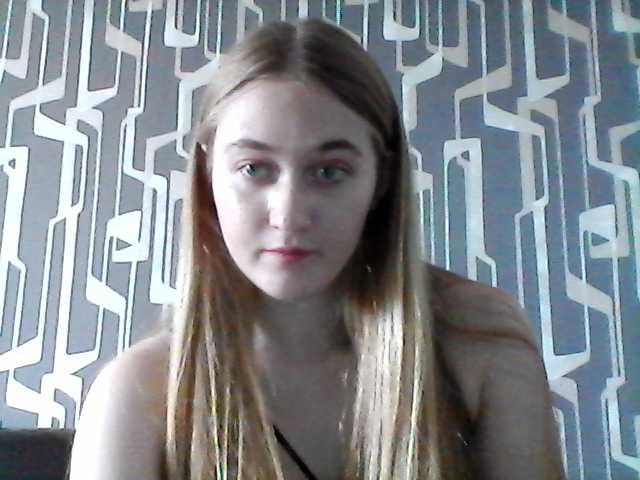 Snímky obrazovky vysielania QweenElsa