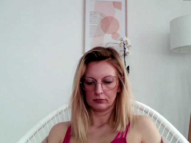 Fotografie RachellaFox Sexy blondie - glasses - dildo shows - great natural body,) For 500 i show you my naked body @remain
