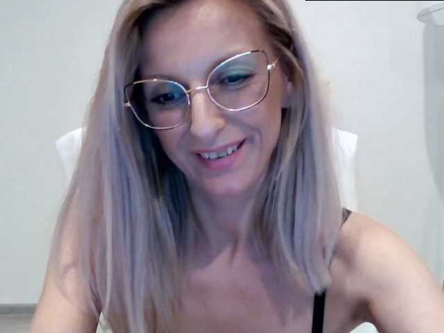 Fotografie RachellaFox Sexy blondie - glasses - dildo shows - great natural body,) For 500 i show you my naked body [none]