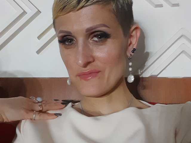 Foto profilu N-I-M-F-O-M-A-N-K-A