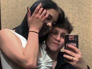 Erotický videohovor Raven-Radiant