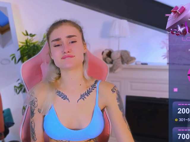 Snímky obrazovky vysielania Ravenaaa