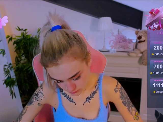 Snímky obrazovky vysielania Ravenaaa