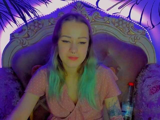 Snímky obrazovky vysielania rebeccaley