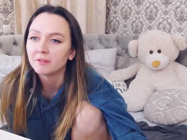 Snímky obrazovky vysielania RihanaFox