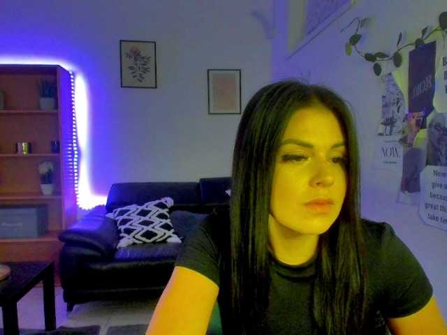 Snímky obrazovky vysielania RoseMonroe18