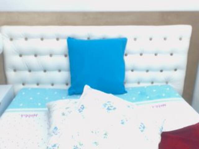 Snímky obrazovky vysielania RosieLuxe