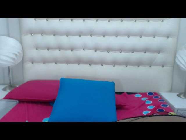 Snímky obrazovky vysielania RosieLuxe