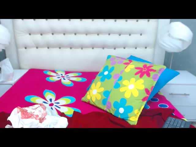 Snímky obrazovky vysielania RosieLuxe