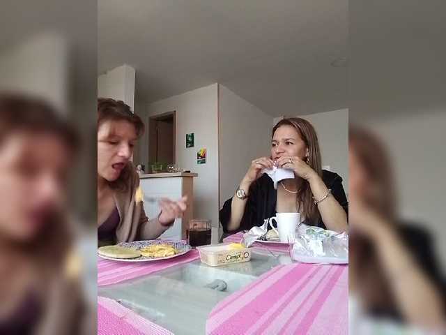 Snímky obrazovky vysielania roxanefoxx0