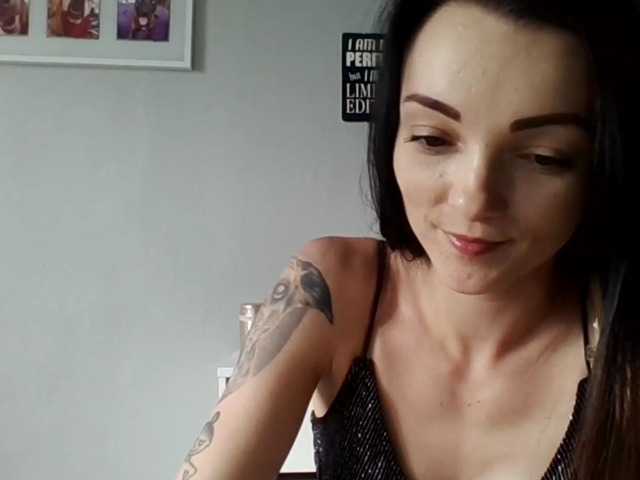 Snímky obrazovky vysielania RoxiSexy