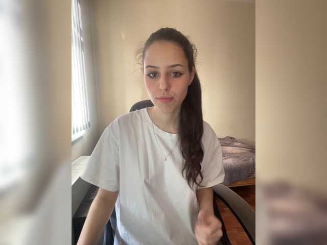 Snímky obrazovky vysielania Roxy-sweettt