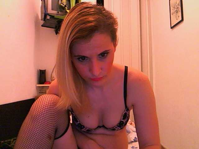 Snímky obrazovky vysielania Roxycrazzy