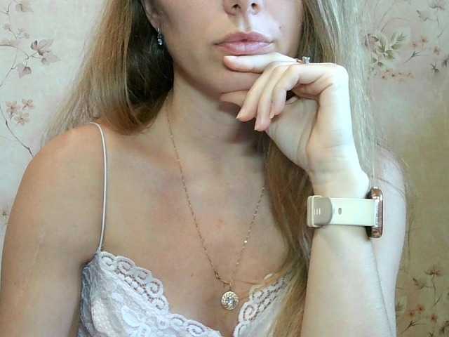 Snímky obrazovky vysielania RoxyFox18x44