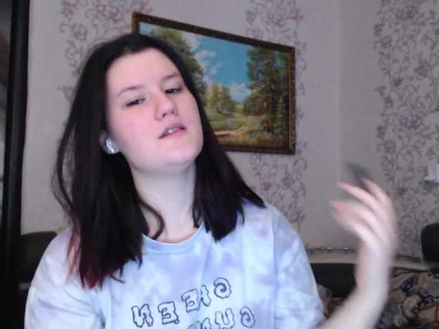 Snímky obrazovky vysielania SaanviUwU