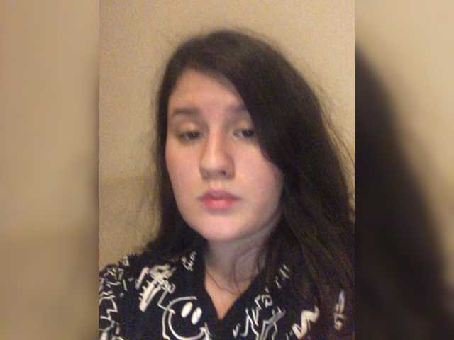 Snímky obrazovky vysielania SaanviUwU