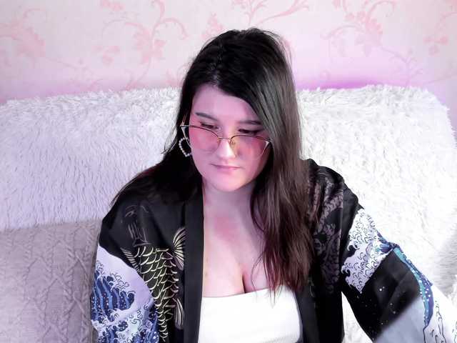 Snímky obrazovky vysielania SaanviUwU