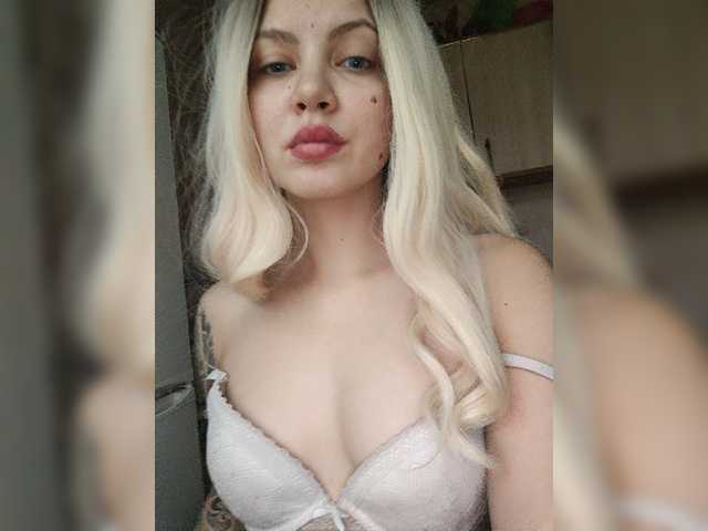 Snímky obrazovky vysielania SaintLuciferr