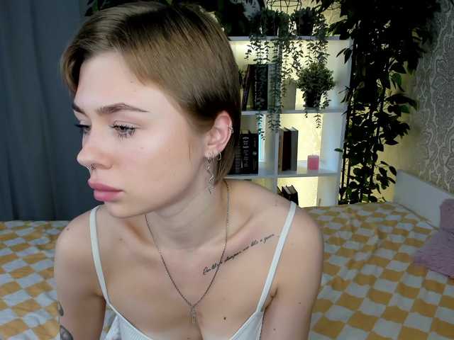 Snímky obrazovky vysielania SallyHicks