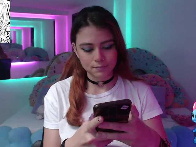 Snímky obrazovky vysielania SaraClover