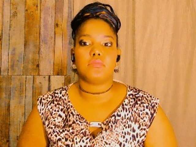 Snímky obrazovky vysielania sarahlove16