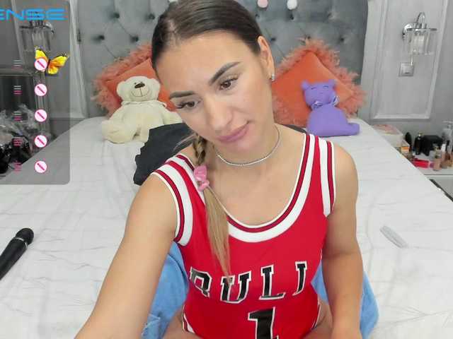 Fotografie SaraJennyfer Torture me whit your tips!!Spin the wheel for 50 tkjs!#squirt #anal #pussy #bj #joi#cei