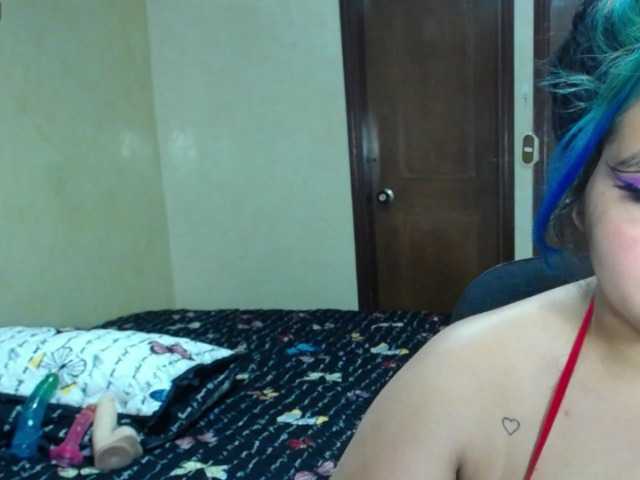 Snímky obrazovky vysielania SaraThomps