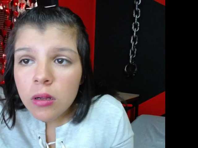 Snímky obrazovky vysielania PalomaMami