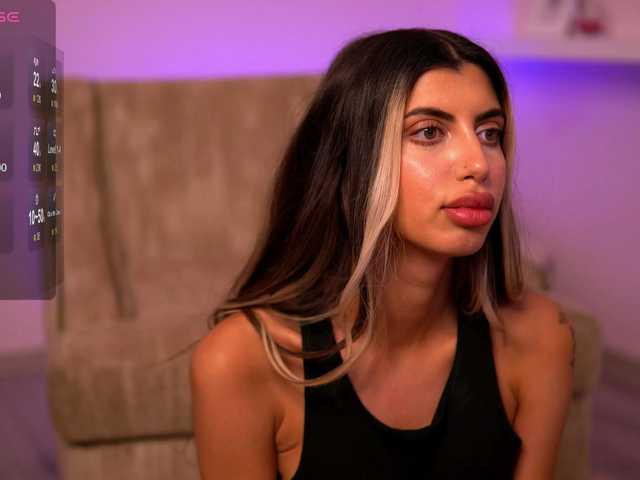Snímky obrazovky vysielania SassyxChloe
