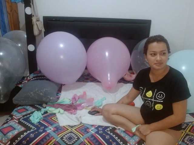 Snímky obrazovky vysielania ScarlettRouse