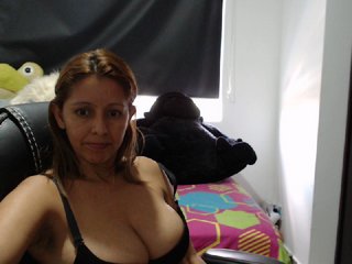 Snímky obrazovky vysielania sexy31hellen