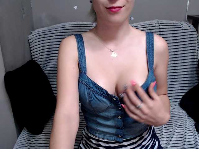 Snímky obrazovky vysielania SexyAnnie2