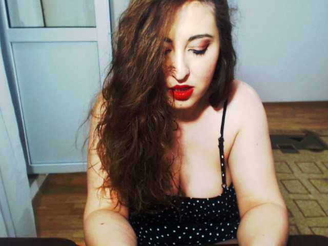 Fotografie SexyCaty1 200 tokens for 10 min naked show