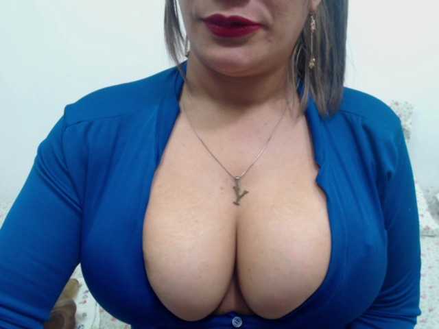 Snímky obrazovky vysielania SexyCony