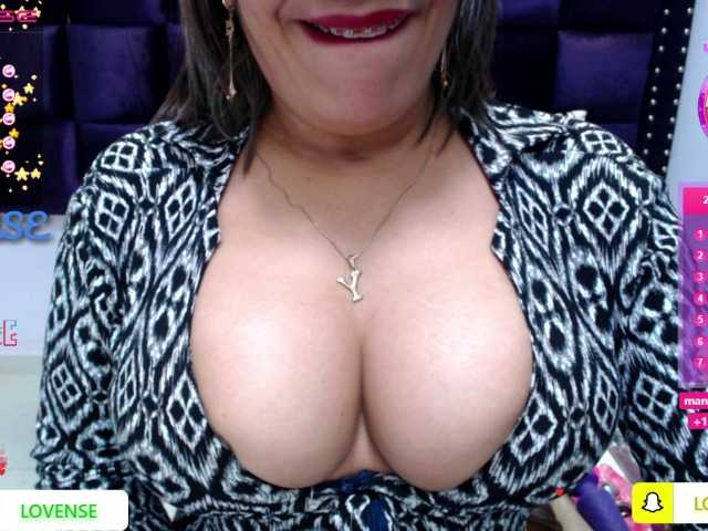 Snímky obrazovky vysielania SexyCony