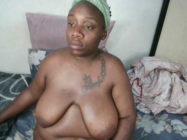 Snímky obrazovky vysielania Sexycrystalxx