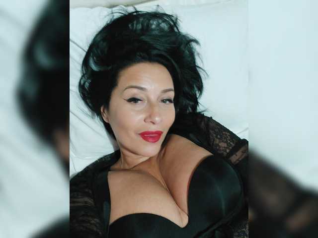 Snímky obrazovky vysielania sexylady4u