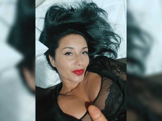 Snímky obrazovky vysielania sexylady4u