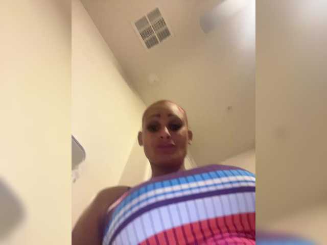 Snímky obrazovky vysielania sexyred14343